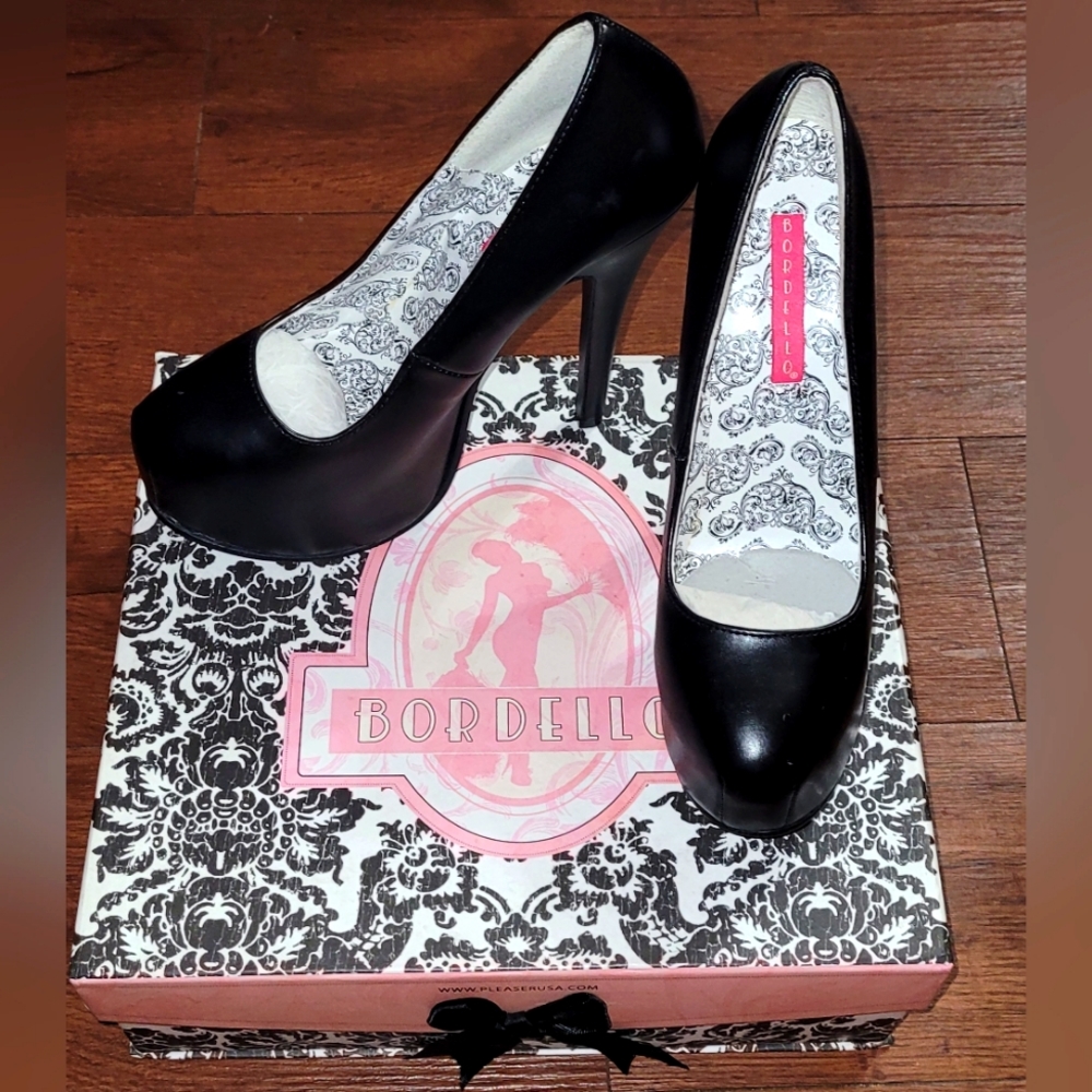 Pleaser Bordello Teeze 06